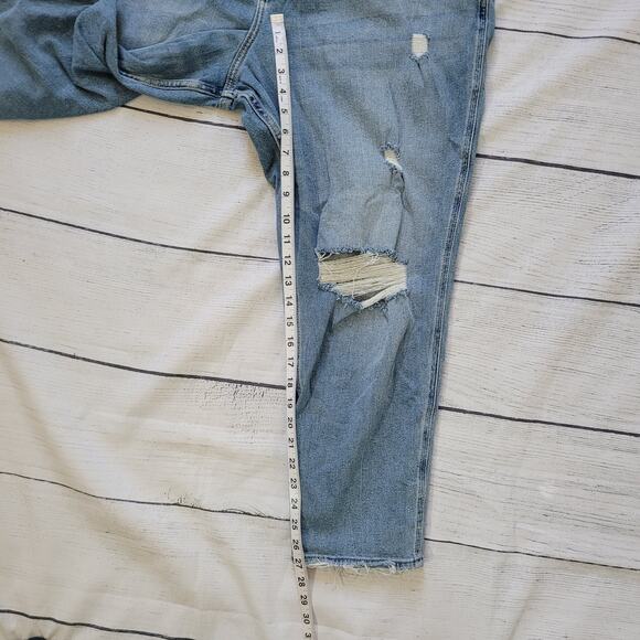 Hollister Size 19 Curvy High Rise Mom Jean Distressed Vintage Stretch Light Wash - Picture 7 of 10